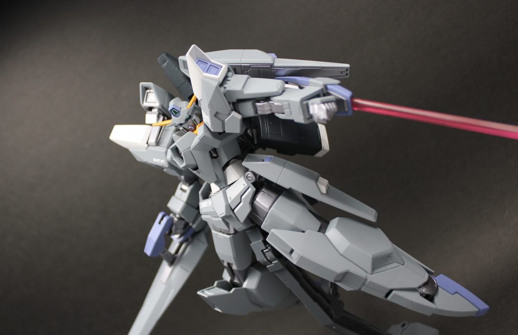 実際には、これより少し暗いくらいの色合いですが、FAZZの中の人っぽいイメージが出ているのではないでしょうか。