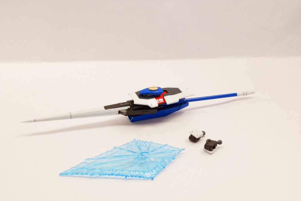 　[グロリアス]完成1周年記念特別セットの内容です槍本体のほかに、角度付き持ち手、ビームエフェクトも制作しました。角度付き持ち手はビルドハンズ系の武器持ち手を加工し、ビームエフェクトにはクリアブルーを吹いて、気持ち青みを加えています　槍本体の塗装にもこだわり、槍先端部の白にはホワイトパール、各部の青にはクリアブルー、シールド部の赤にはクリアレッドを仕上げに吹いていますーーーーーーーーーーーーーーーーーーーーーーーーーーーーーーーーーー