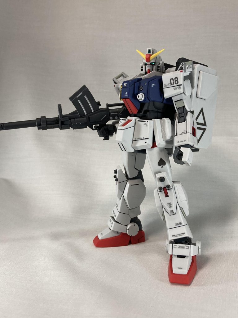 それヒ◯カ専用機くらいでしか使わなくない？って感じの扱いどころに困ってたデカールとかも何枚か引き取ってもらいつつ、作ってるうちにどんどん好きなパーツが生まれた陸戦型ガンダムでした