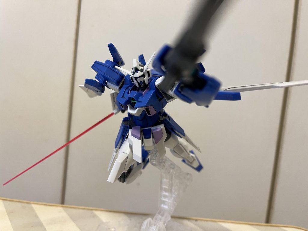 ライフル撃ちながら突撃。