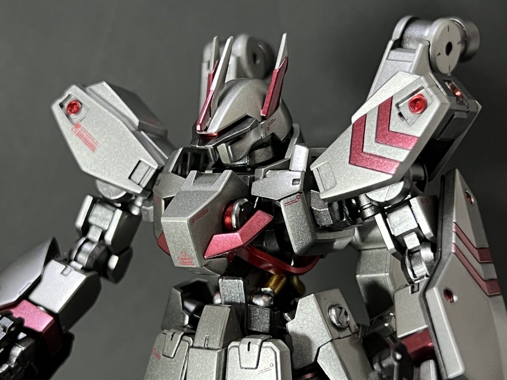 アップ画像で〆。以上シュヴァルベカスタム(シクラーゼ機)でした。このカラーリングは狙ったわけではなく偶然の産物なのですが、重厚感あふれる仕上がりになり大満足です。