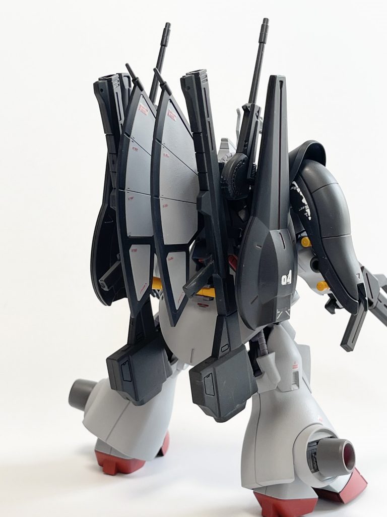 背部にディアス用バインダー移植。クレイバズーカはディアス側ラックに接続、ディジェ側ラックにはビームピストル接続。