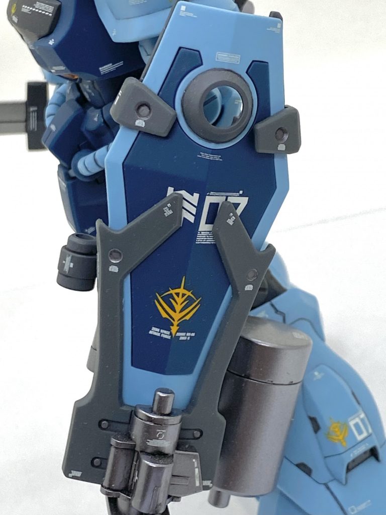 ガトリング・シールドがグフカスタムの最大の見せ場で足らない所は塗り分けましたが大半は成型色です。