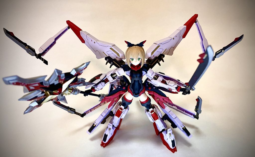 全てのサブアームを使用し短剣を装備。めちゃくちゃイカツくていい感じ。シルエットが蝶々みたいになってますね。