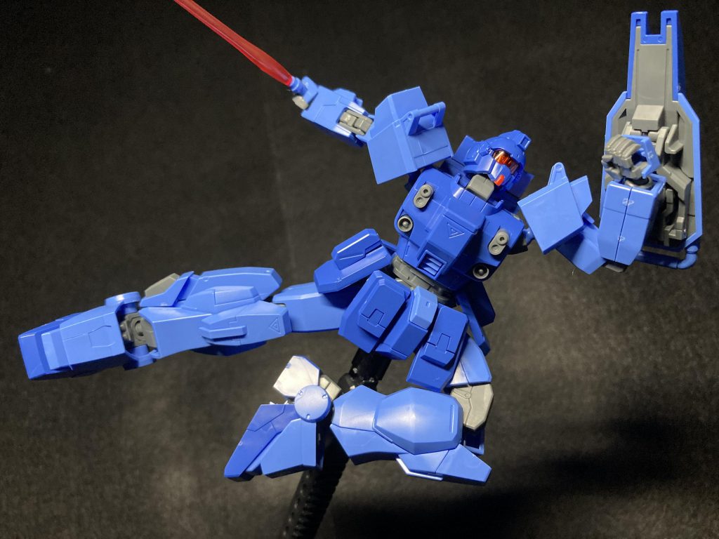 ビームサーベル！ブルーディスティニー1号機と言えば一刀流のイメージですが