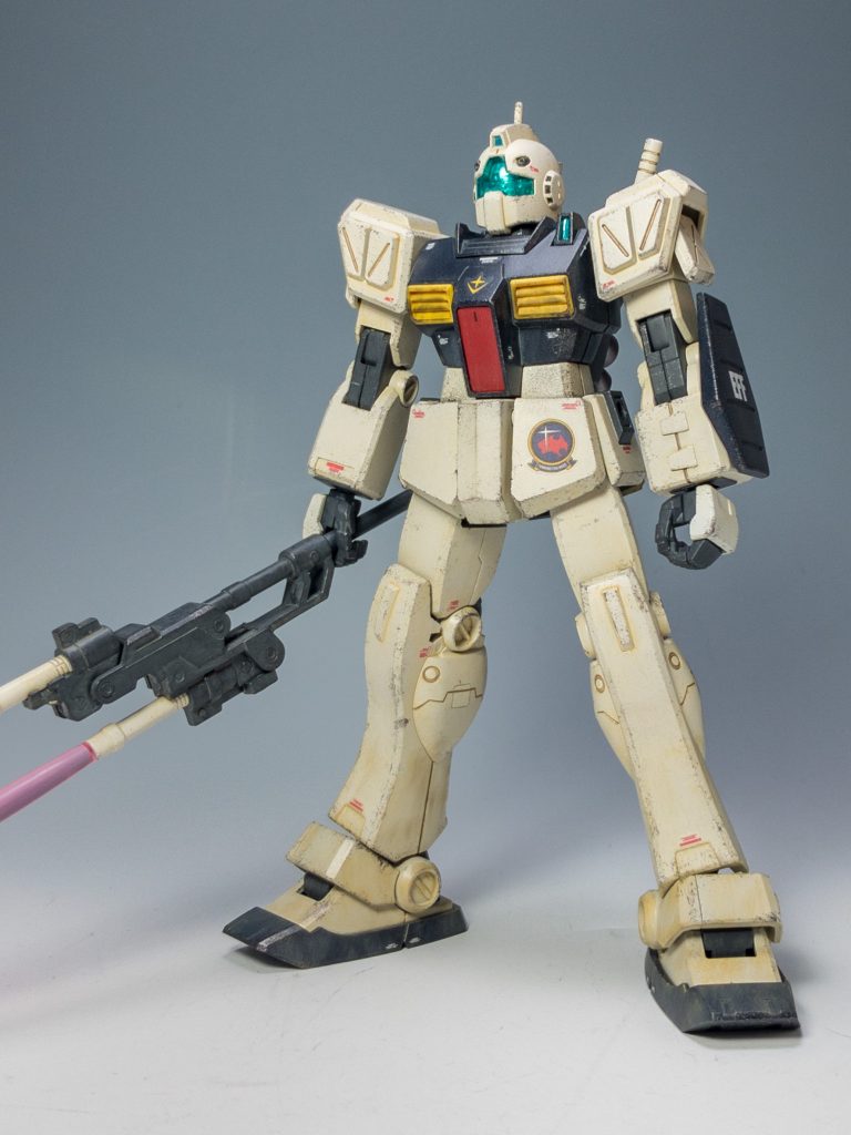 フロントビューです。設定通りの色味ですが、一応全塗装です(汗)トリントン基地所属という事で、Mr.ウェザリングカラーのサンディウォッシュをメインに汚しています。