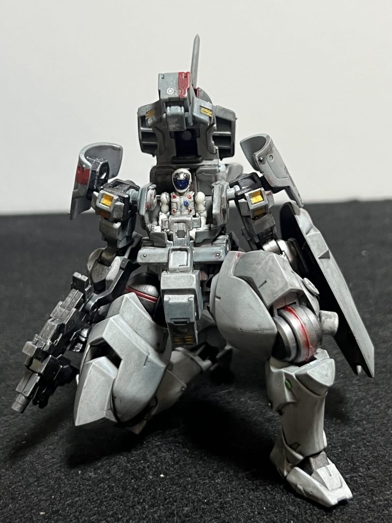 片膝立ちがなんか決まるので、中々いい感じです。