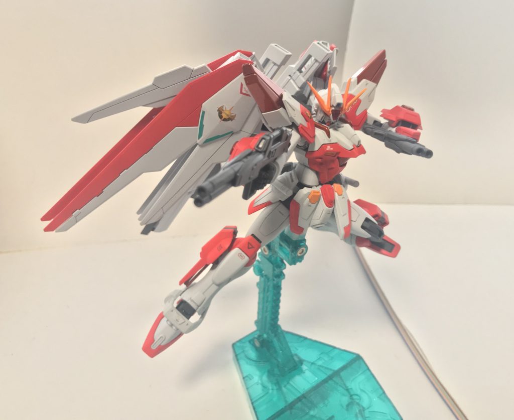 ツインビルドマグナム改。バーニングバーストシステムの潤沢な出力をフル活用できるようになったことから、今まで使っていたビームピストルを純粋にアップデートしたような装備になっており、その威力と射程はビームピストルを遥かに上回るものとなっているが、ダイバーにとってはこれもあくまでクロスレンジに飛び込むための布石に過ぎない。