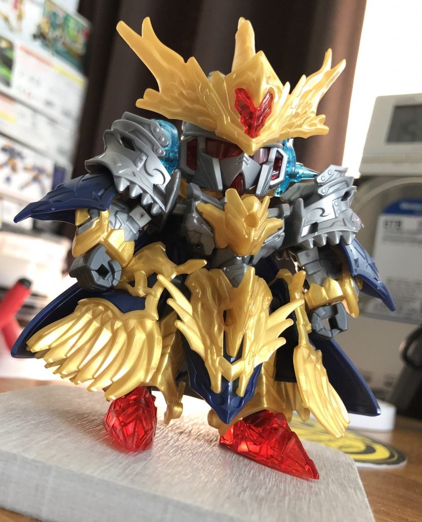 仮組みですわ。色分けがかなりザックリな部分を除けばなかなか素敵な殿方ですわね！