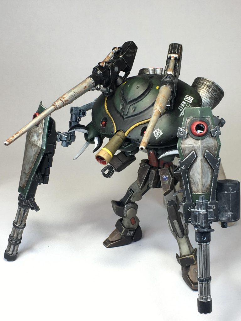 フォビドゥン形態コレがやりたくて!実際にやってみるとカネ●ンみたいになってますね。MSの頭は外さないでビグザムを被れます。