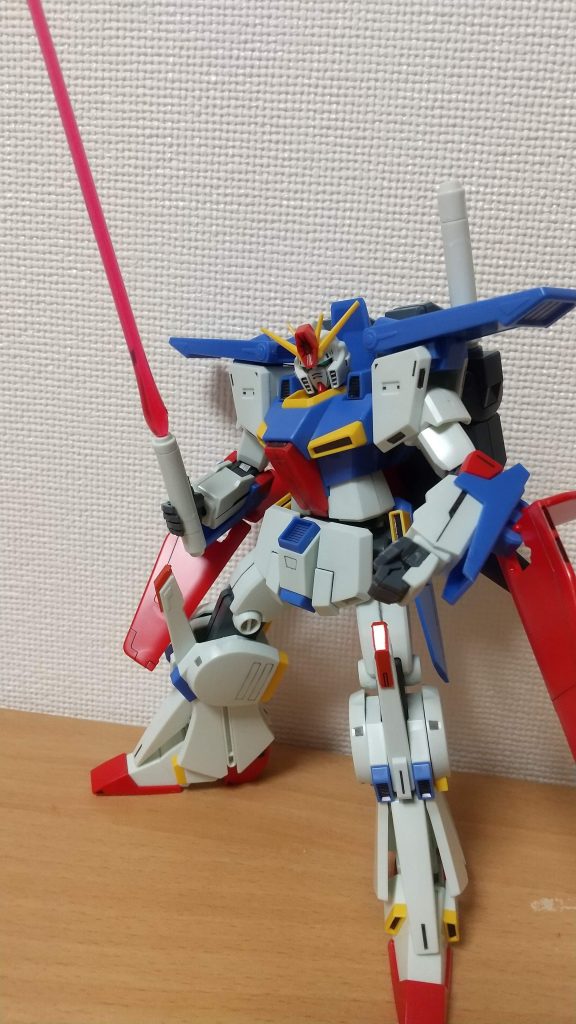 ツヤ消し前。スミ入れとシールだけでもほぼ完璧な色分け。