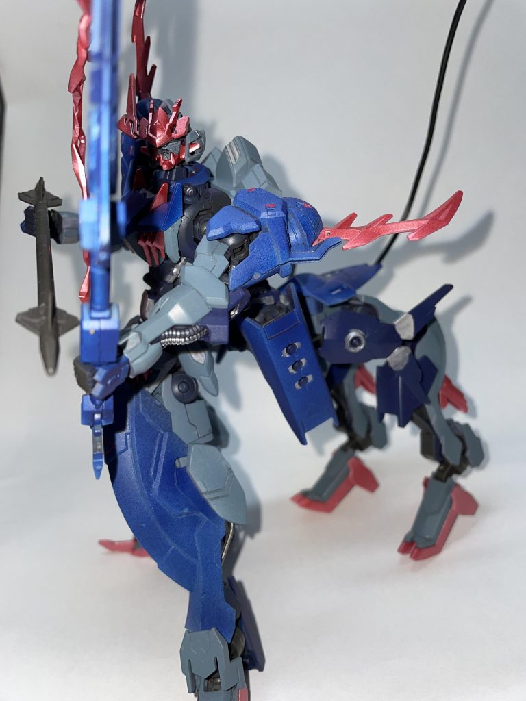 これにて終わりです。ありがとうございます使用塗料Mr.COLOR本体     インディーブルーに蛍光ピンク少々赤色     GXメタリックレッドその他  ガンダムメッキシルバー           グレーにインディーブルー少々等