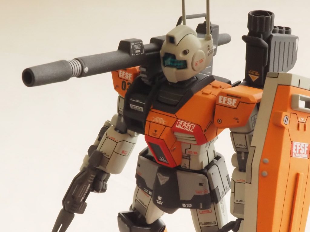 旧キットとのすり合わせが時間掛かりました。ひたすらヤスって位置調整しながら…。キャノンの取り付け位置はかなり上に。砲身も3センチぐらい延長してます。首は1ミリ延長してます。