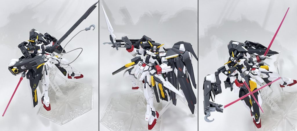 その他の装備たち。・GNクローク改 左肩に装備している装甲化されたGNドライヴ兼ウェポンベイ。 高い防御力を持ち、内側に多数の武器を内蔵している。・GNアローバレル ×3 GNソードランス用のスペアの刀身。 …だったがタクティカルアームズに変更されたので名称も変更。 マシンガンフォームの砲身&アローフォームの矢弾。・GNブレイド 長短一対の実体剣。エクシアの装備しているものと同様。 装備数が倍化して長短2本ずつになっている。・GNロングライフル クローク内に装備された折り畳み式のビーム砲。 装備している火器の中では最も高威力。・GNアンカーフック 海賊って言ったらやっぱコレだろ。・GNクロー 右肩のバインダーに装備されたサブアーム。 アンカーフックへの変更に伴い内蔵装備に変更された。 本来予定には無かったのだが、元々はクローク内から武器を 取り出すのためのサブアームも兼ねることを途中で思い出し、 急遽詰め込まなきゃってなったヤツ。・GNビームサーベル     ×8 本体後腰に2本、右肩バインダー内に4本、両腕に1本ずつ、 さらにクローク内に大型のものが1本と、合計4種9本の ビームサーベルを備える。大型以外は概ね投げて使う。・GNビームピストル     ×2 後腰に備えたビームガン。・ガトリング砲 バインダー内に装備する実弾兵器。 装弾数は少なく射程距離も短いが破壊力は抜群。