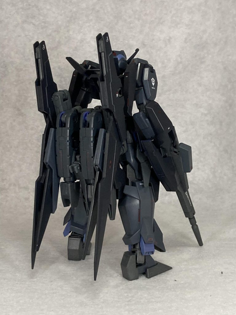 従来のAGE-2と違い可変機構を腰に集中させまとまりを良くしました