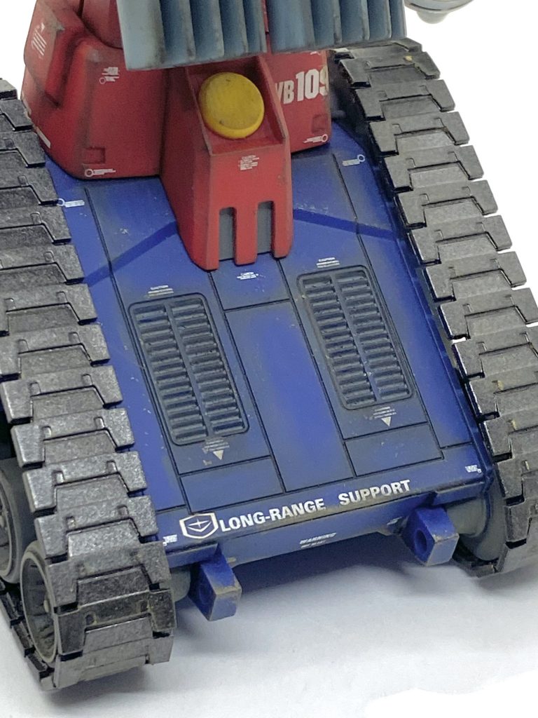 ダクト周りにはススのパステルを使用しています。