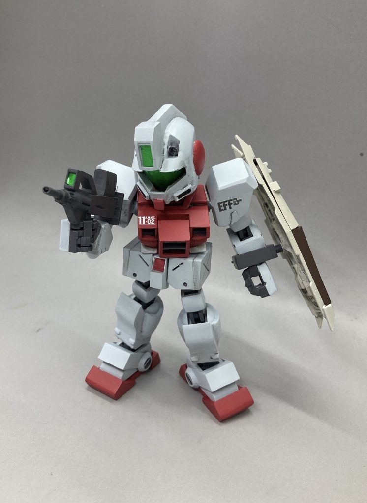 マシンガンを構えたところ。