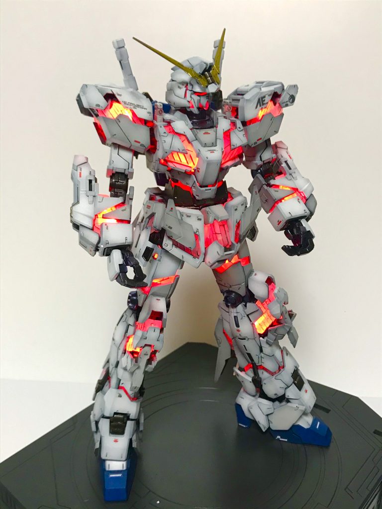 RG、それもユニコーンガンダムということでパーツが細かくて大変でした。