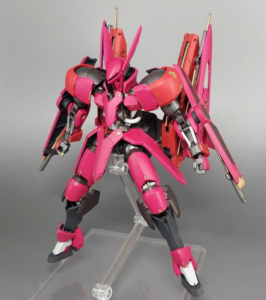 素立ちシンプルだったグリムゲルデのケツにでっけぇもんがくっついてますね。主に30MMのパーツで作りましたヴァルキュリアブースターです