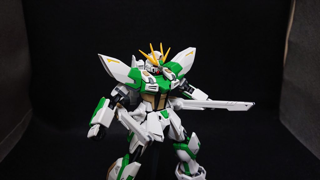 部分塗装にタミヤのエナメル塗料・フラットブラック・フラットイエロー・フラットレッド・ダークグレイセンサー部分にはMr.メタリックカラーGX・メタリックレッド