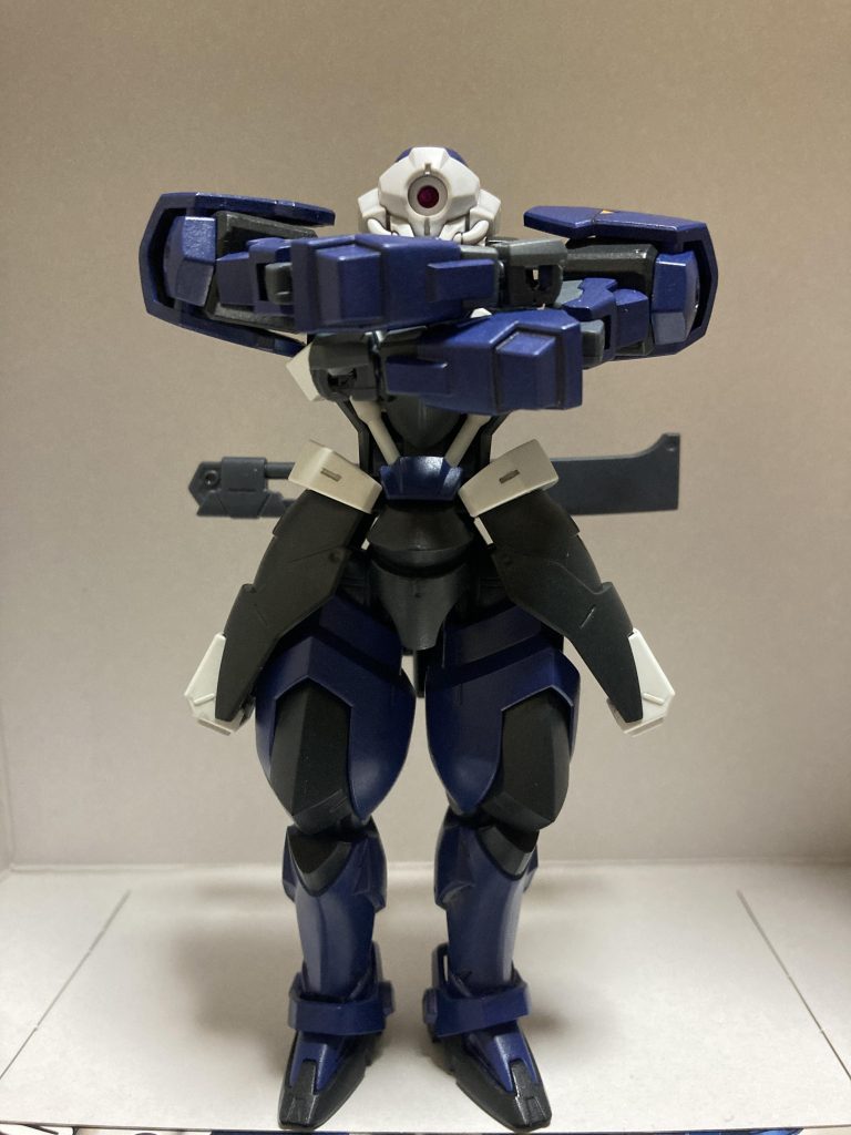 二の腕の干渉する部分を削って腕組みできるようにしてみました。忍者感マシマシでとても良き。閲覧ありがとうございました!