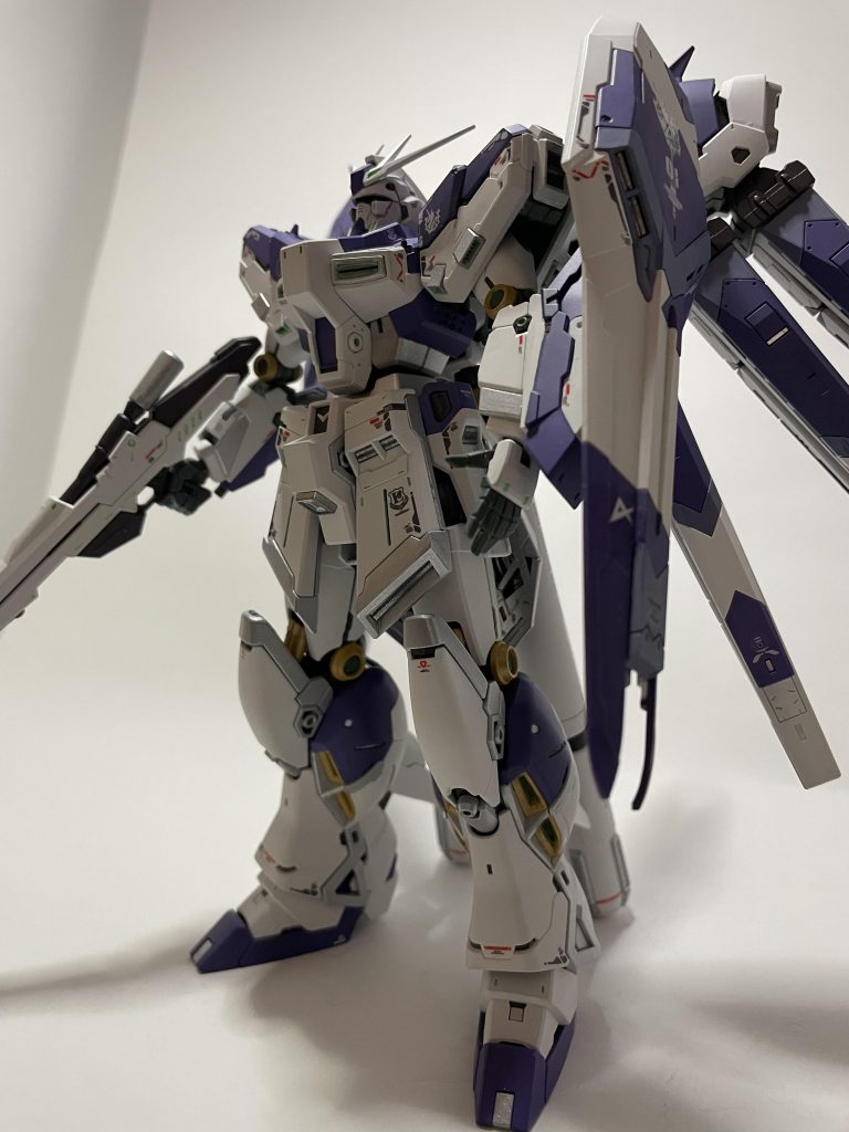 発光してない時はメタルビルドっぽい色調になります