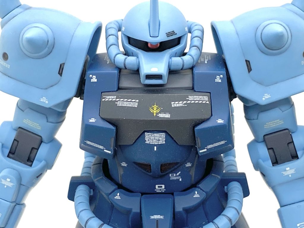 デカールはガンダムデカールのシナンジュ用とオリジン凡用1をメインに市販のデカールを貼ってカトキ風にしました。グフカスタムはジオノグラフィーがあり、造形物で参考できる物がありますがデカールの貼る位置程度しか参考にしませんでした。