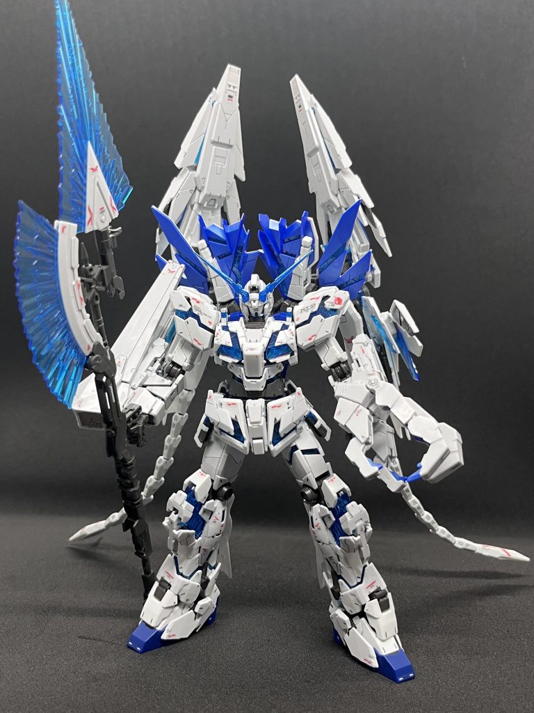 前面。ランナー数30枚越えのとんでもキットでしたが、RGが好きなので楽しく組めました。余剰パーツも多めでした。