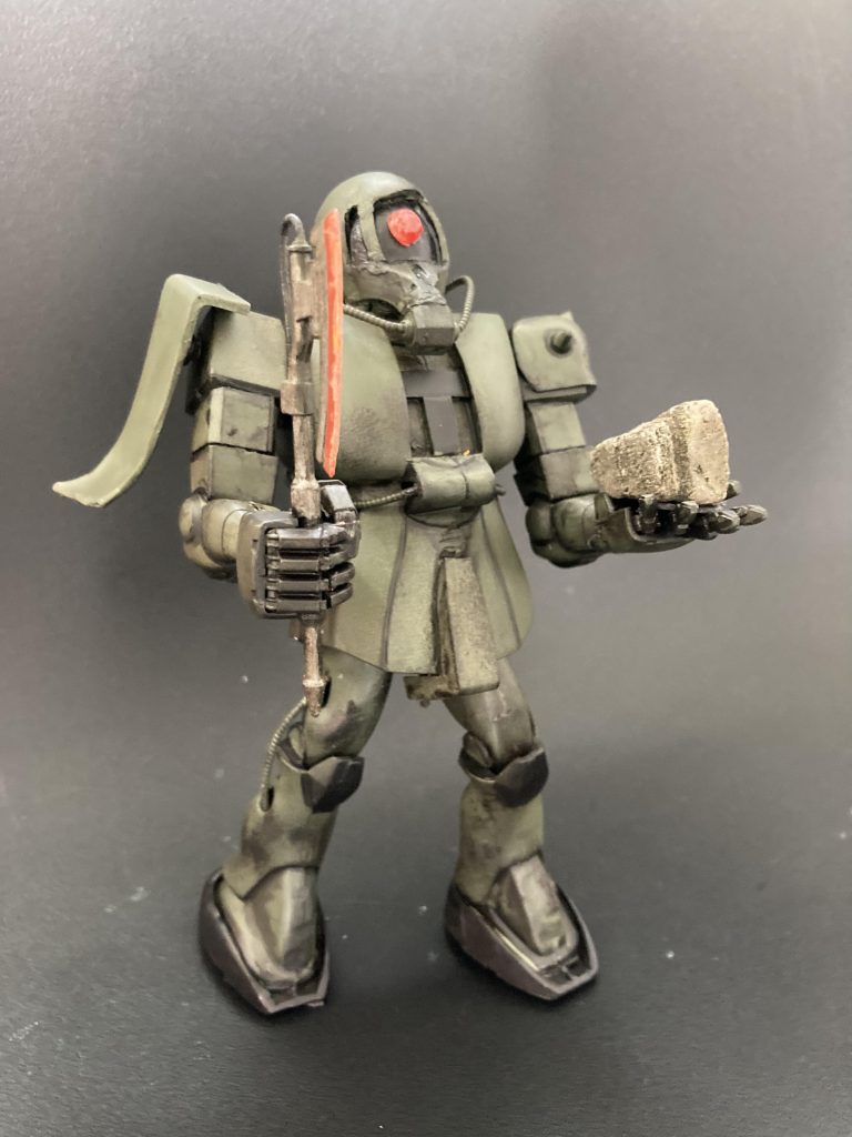 当初、作画の通り精密に崩壊ザクを…と思いましたが、もっと自分妄想を盛ってアレンジ崩壊ザクを目指してみました^ ^ノ