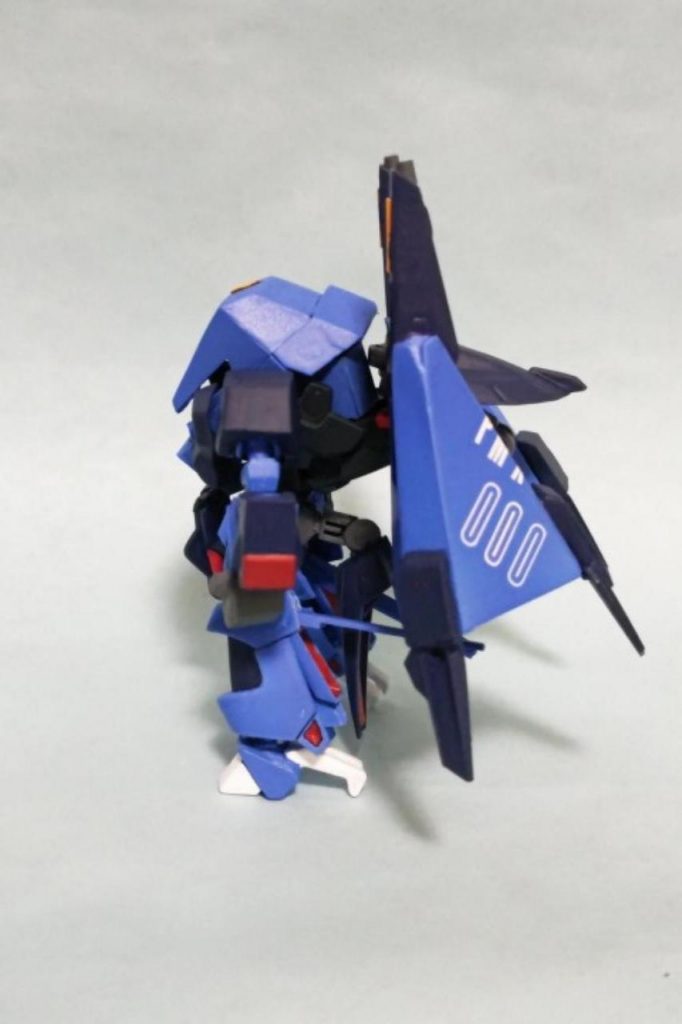 変形できるように作ったんですが、あまりにもバランスが微妙すぎるのでMA形態はオミット扱いですw