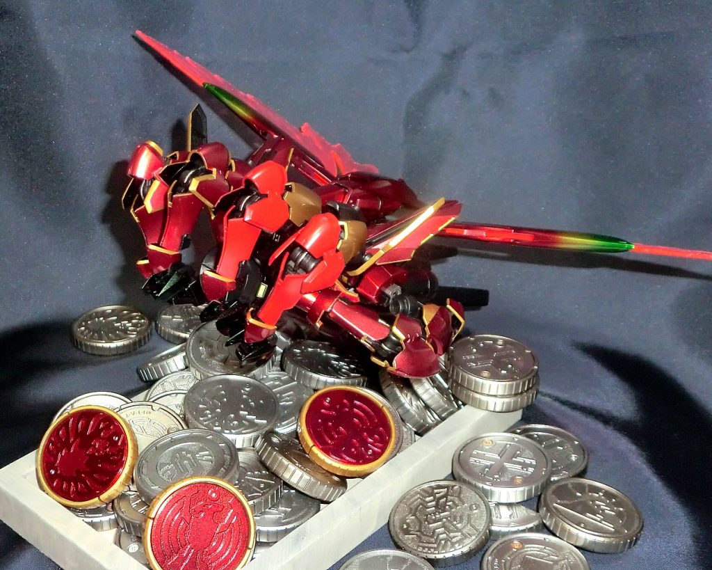 タ~ジャ~ドル~♪アンクパンチ高速移動時は後部ウイングから光の翼が出現