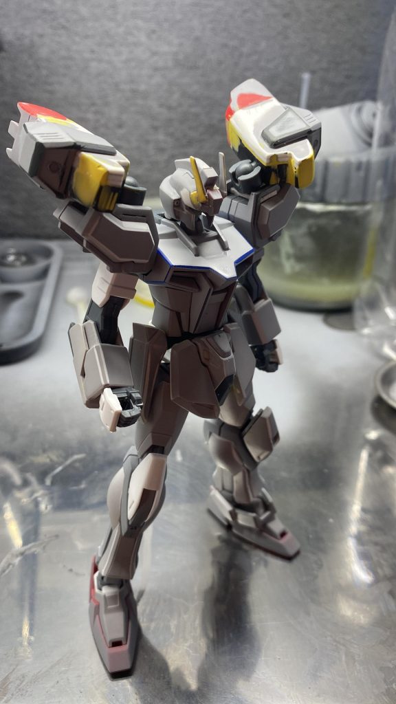 本体サフチェック最初はボールジョイントを採用してましたが別パーツで代用しました