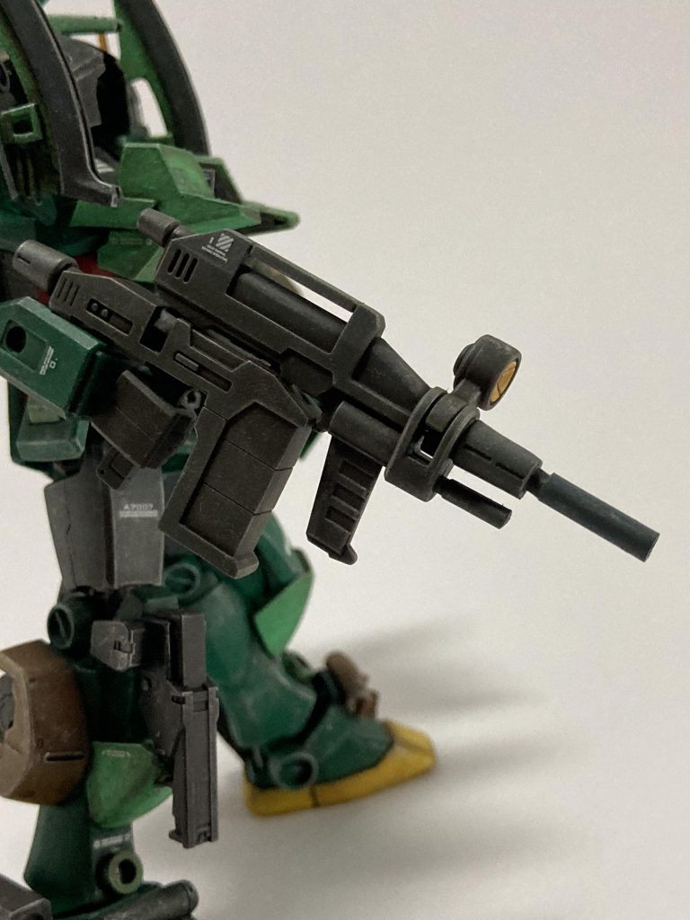 ビームセレクティブライフルフルオート(連射)とセミオート(単発)の切り替えが可能🔫