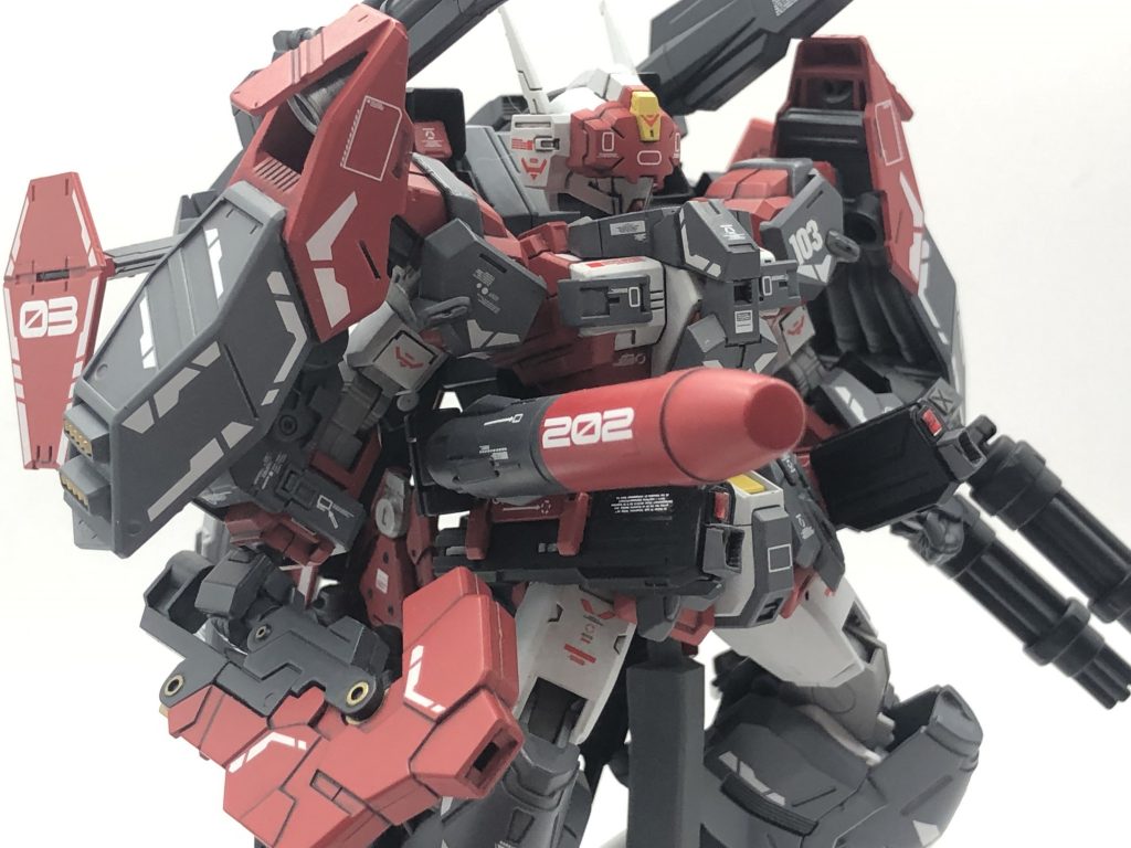 202大型ミサイル(テンペスト)過去に装備していた大型ミサイルを右側のウェポンアームに装備。破壊力は絶大!その代償として今までずっと装備していたレールキャノンはオミットすることに…ミサイルでテンペストって聞くとあのゲームを思い出しませんか?