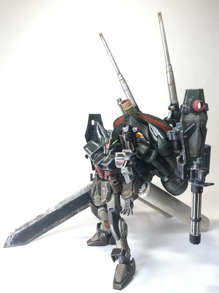 フル装備状態もう重すぎて戦えませんね。『こんなに装備付けてどうすんの？』って感じのポーズ