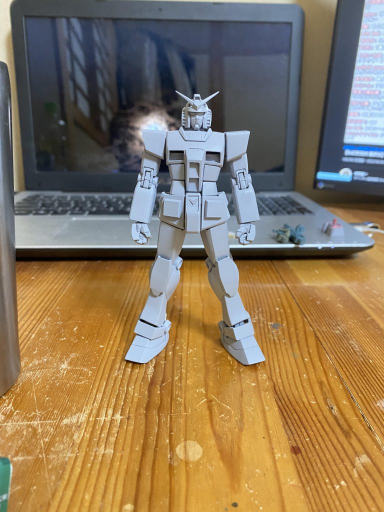 この時にはフルアーマー化を諦めています。