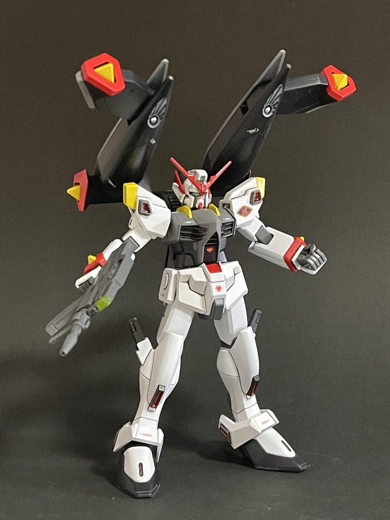 後はめ加工をしたのはフォルファントリーと頭部フェイス部のみであとはひたすら合わせ目消しになりました。