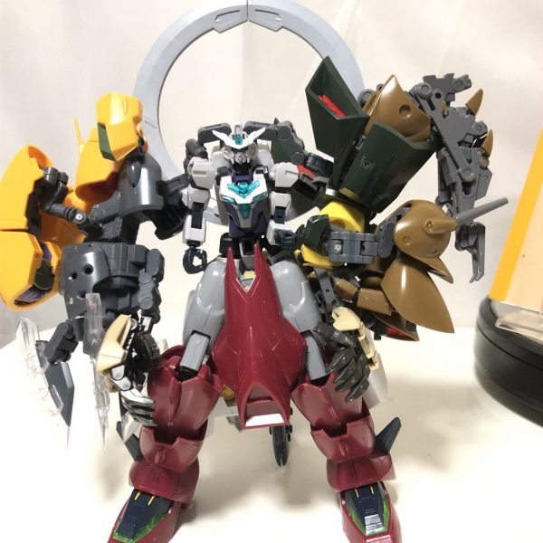 4体合体ガンプラ