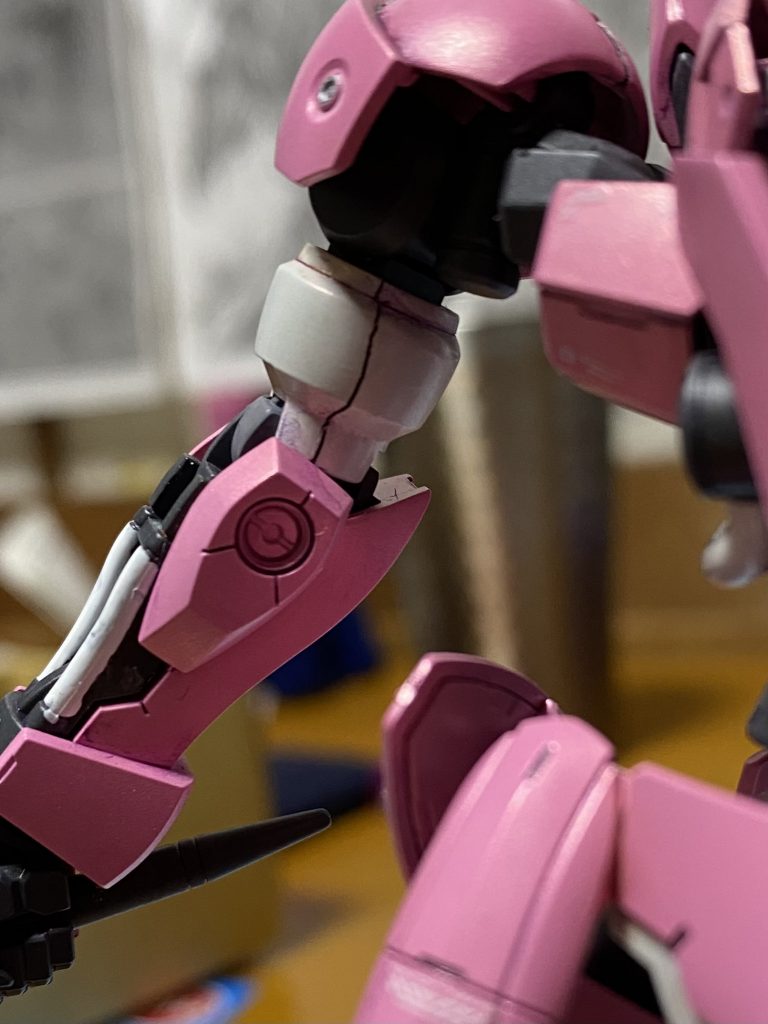 キレイに割れました。ここのパーツはキツキツでしたもんね。