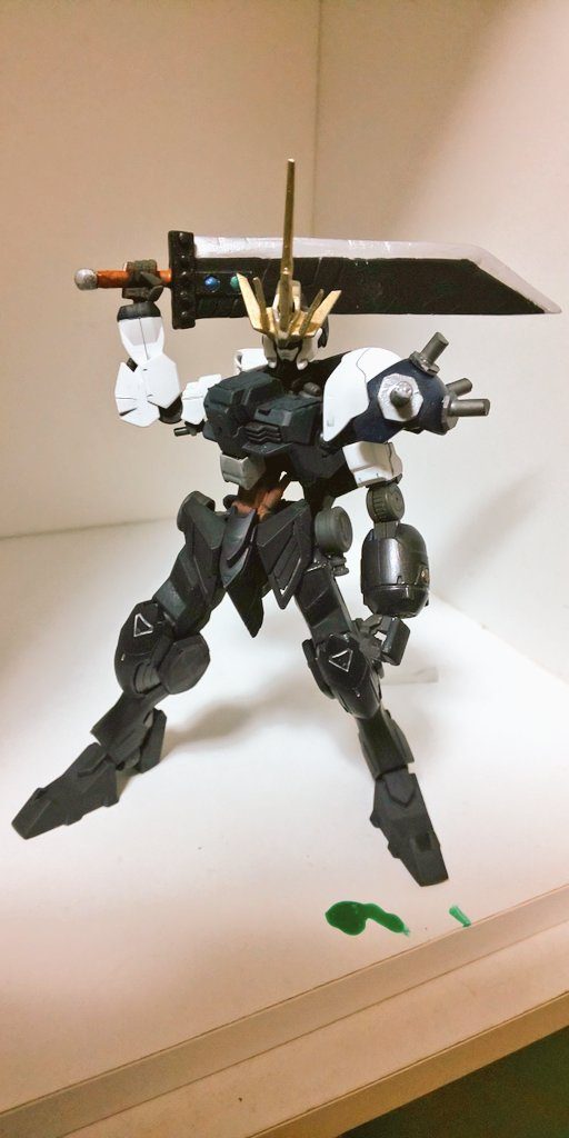 基本の立ち姿!所々クラウドを意識している部分があるのを確認できるのではないでしょうか?