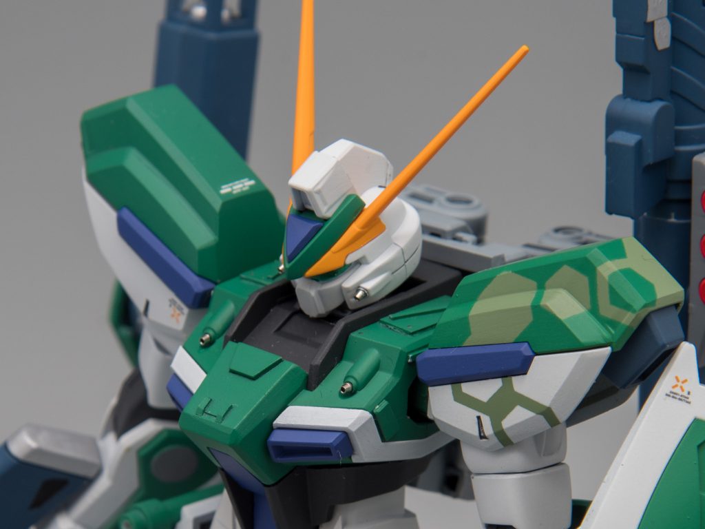 頭部、胸部のバルカンにはハイキューパーツさんのメタルパーツを使用してディテールアップしています。