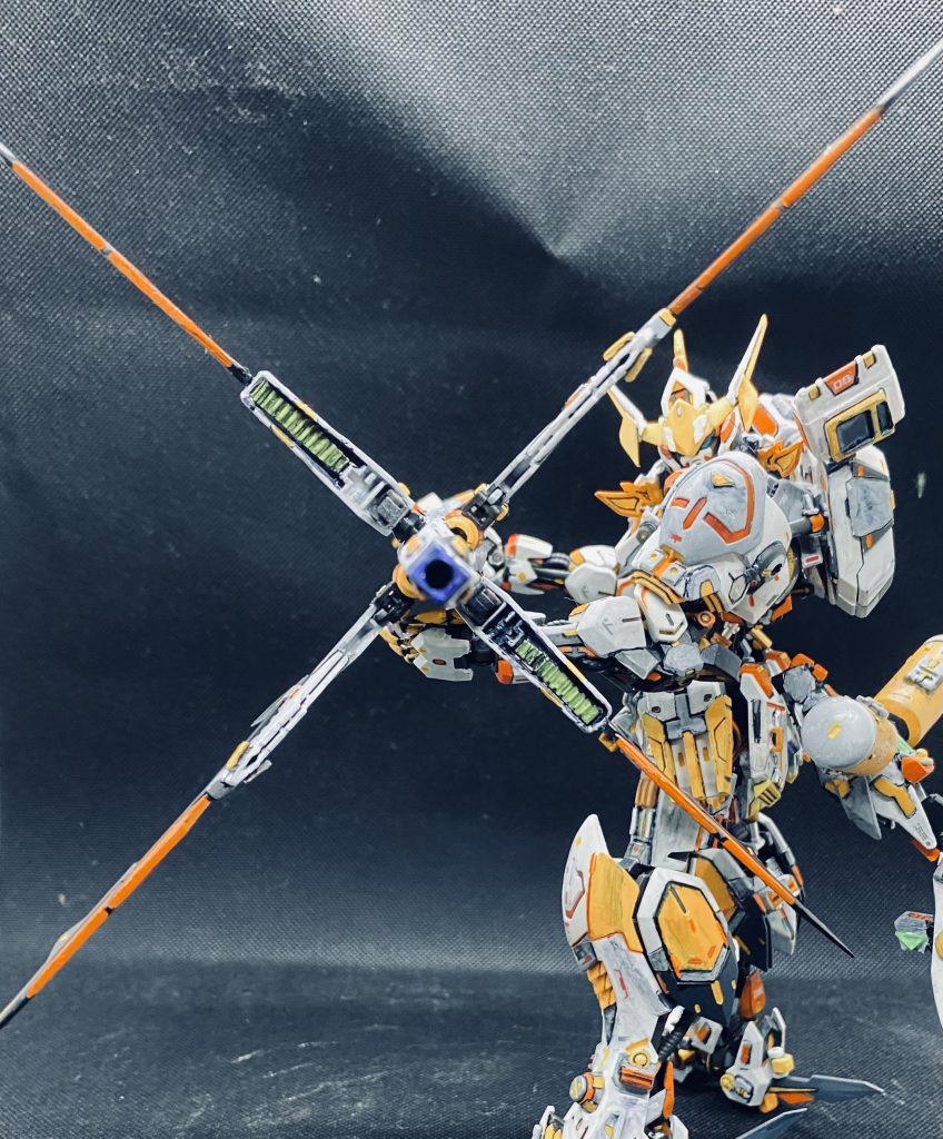 個人的に打撃武器はシンプルなほど耐久面でも信用できるため、複雑な機構を持つ武器は苦手だったのですが、①中国eスポーツドラマ「マスターオブスキル　全職高手」の【千機傘】②実写ガンプラ青春ドラマ「ガンダムビルドリアル」の【戦術轟鎚】の二つに武器にどハマりした結果、宗旨変えしました（笑）