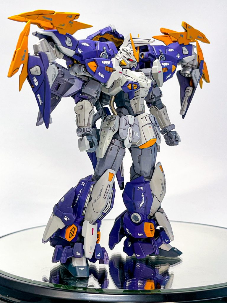 本体素立ち。流石はプレバン品と言うか、RGと遜色ないディテールの細かさ。いろいろ塗り分け箇所を増やせそうで楽しめます。