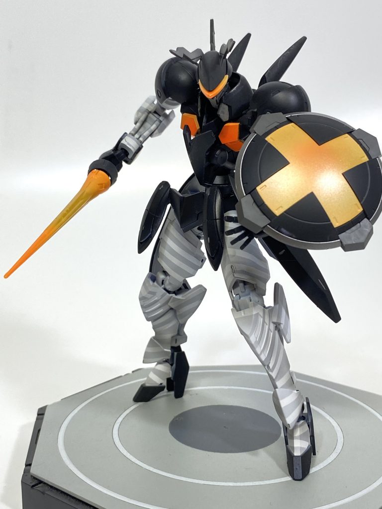 軽くアクション 鬼に金棒、虎に翼、騎士プラスゼットン的な? 武装もグラデーション入れたゼットンカラーで。