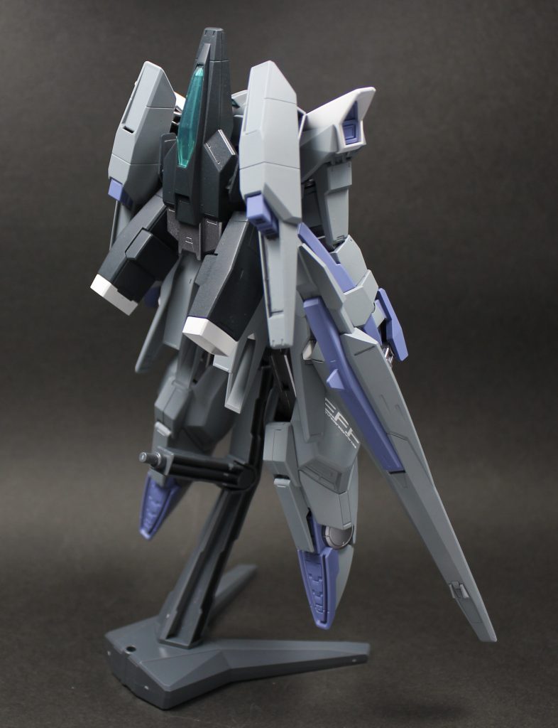 全体的にGFF(以前発売されていた完成品トイ)のような落ち着いたカッコよさを目標にしています。今回はリハビリなので、コーションマークは無しで、特徴的なデカールのみ何箇所か貼り込んでいます。