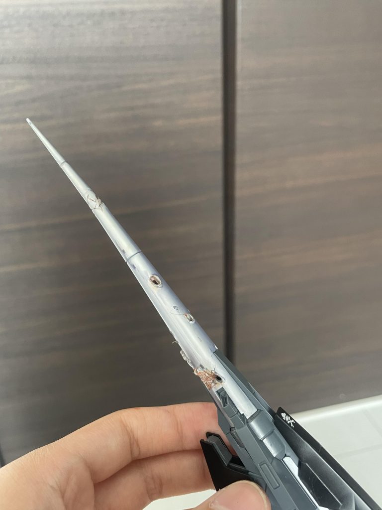 1番損傷が多かったのがドッツランサー「消えてなくなれッッッ!!」からのレギルスビットをなんとか避けようとしたがライフルは無傷ではいかなかった