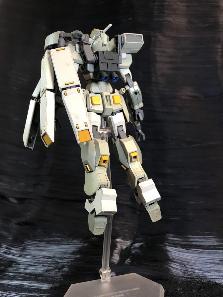 完成した実験機は旧時代の地対空ミサイルに因み「スティンガー」と名付けられ、実験結果でもRX-78-2を大きく上回る走行性能、ジャンプ能力を発揮し、開発陣の期待を寄せた。