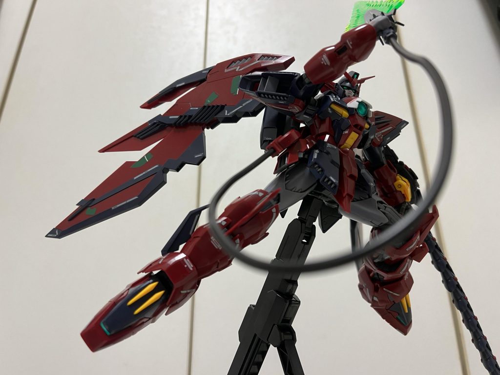 ケーブル付きソードってかっこいいけど、実機はさすがにリール式ですよね? こんなに長いと格闘戦の時、あっさりケーブルを切られそうでw