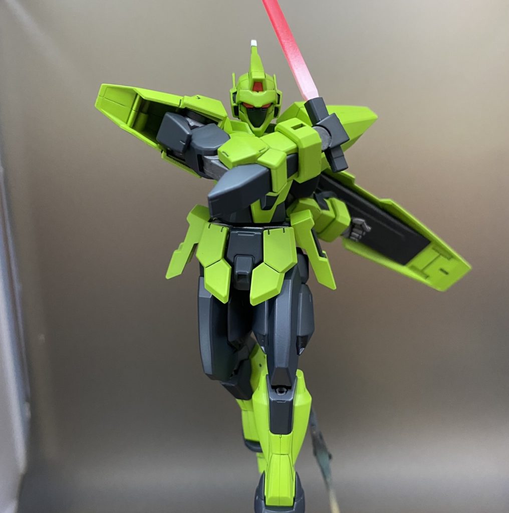 AGE-FXと切り結んでいる最中のよくわからないポーズ