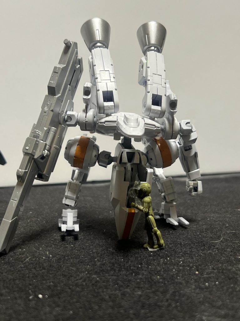 ウェザリング前です。白はすごい白？を目指しましたがなんかちょっとイメージと違かったのですが、これはこれでいいかなぁと思ってそのままウェザリングにしました。